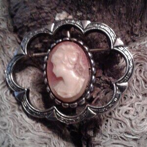 Vintage Cameo Brooch